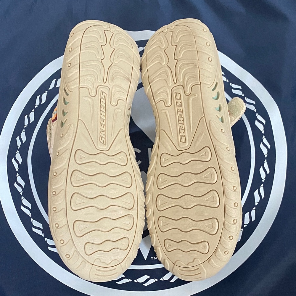 Skechers Tan Sandals with Colorful Accents BRAND NEW - Picture 4 of 6